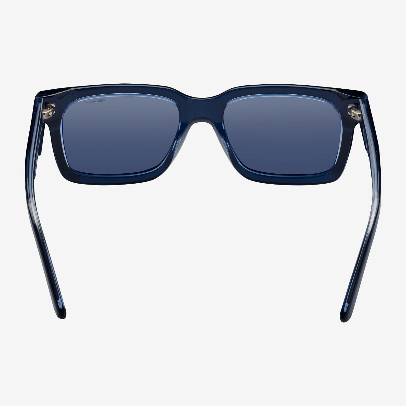 Nike Crescent I Lifestyle Image